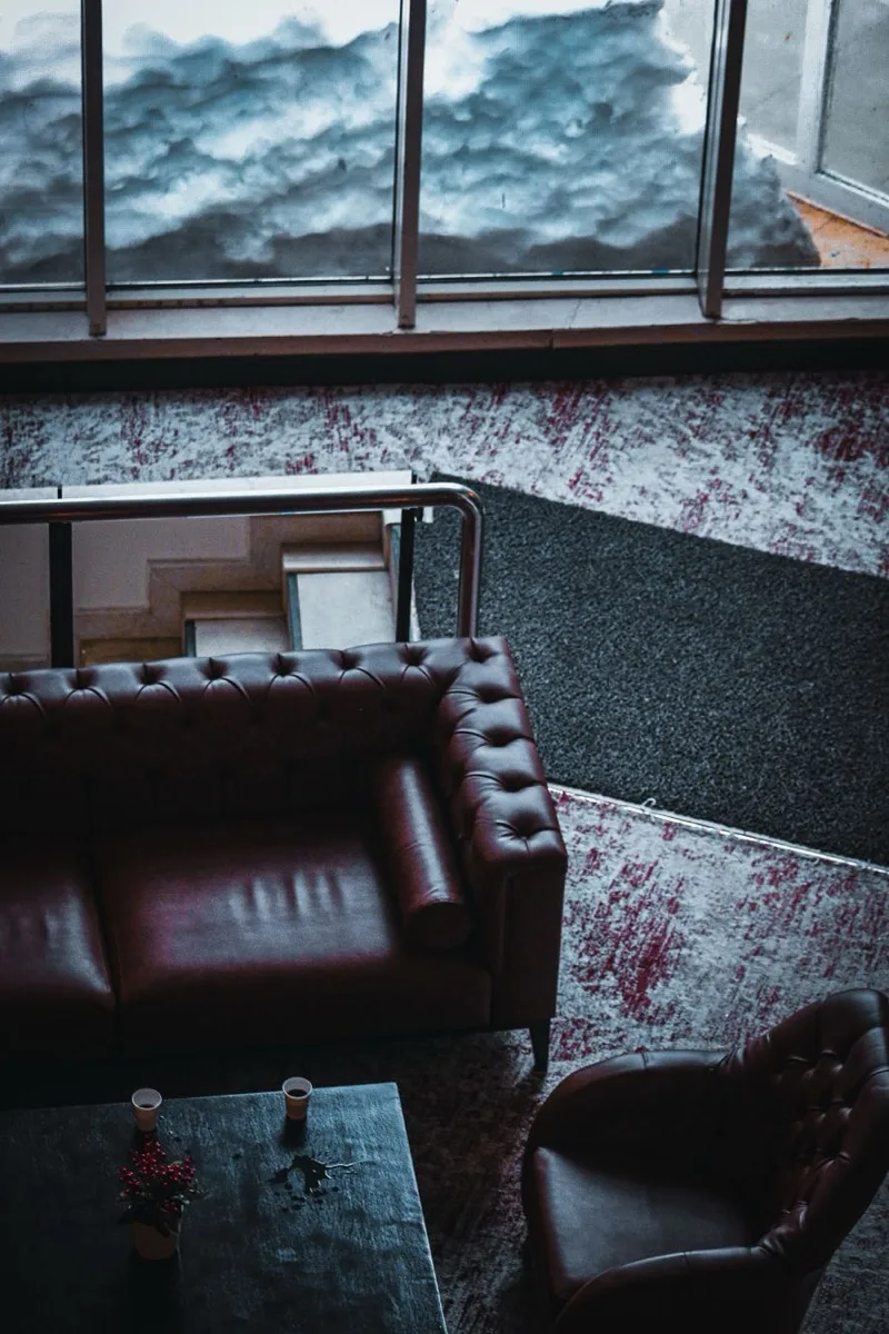 Interieur met vloerkleed uit de collectie van Binnenhuys