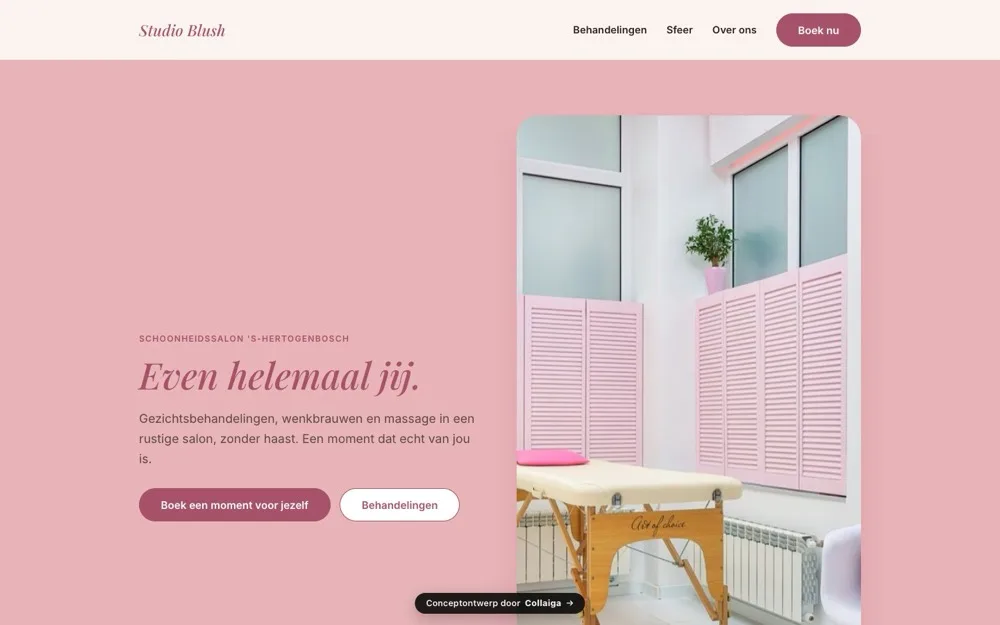 Homepage van schoonheidssalon Studio Blush: zachtroze site met boekingsknop